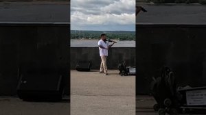Скрипач на набережной Пермь