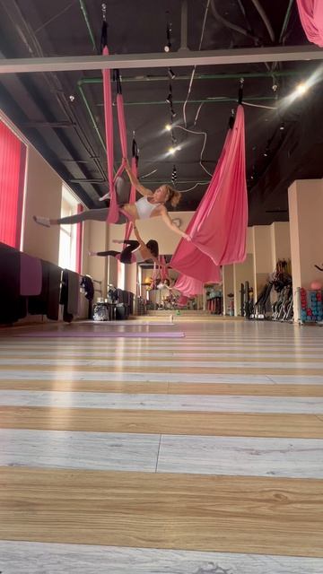 Элемент с двумя гамаками. Рубрика #аэротанцы #airdance #аэропоастика Танец на гамаках.