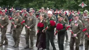 Министр обороны РФ и участники СВО возложили цветы к Могиле Неизвестного Солдата у Кремлевской стены