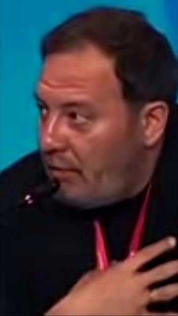 Плакать надо, а им весело. Может это нервный тик?