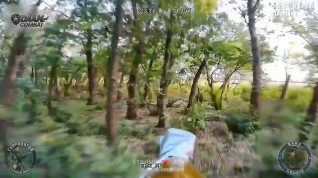 Момент, когда российский дрон спас жизнь сдающегося украинского солдата
#Daan_Combat