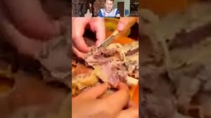 Монгольский домашний ужин | Острый стейк в желтом соусе и семейная атмосфера 🇲🇳🔥