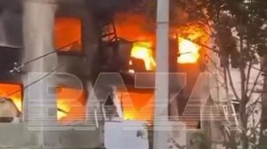 Взрыв и мощный пожар в многоэтажке в Самаре.