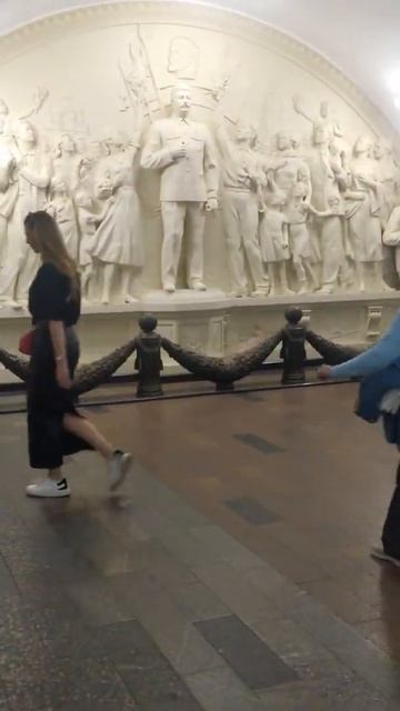 Барельеф И. В. Сталина Москва станция метро Таганская Фрагмент 13