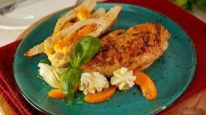КУРИНЫЕ КАРМАШКИ С АБРИКОСАМИ И СЫРОМ