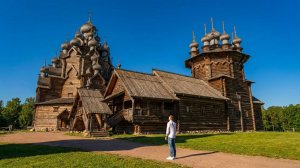 Деревянная чудо усадьба в России. Звон колоколов и звуки природы.