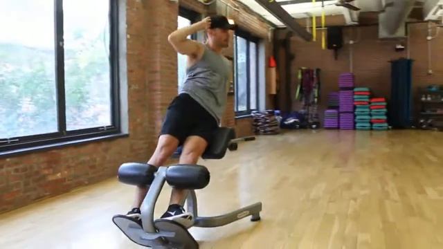 Obliques Roman Chair Weighted Side Bend Латеральные наклоны на кор с весом в гиперэкст