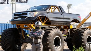 Монстр Трак. Безумные Гонки. Машины Monster Truck Championship