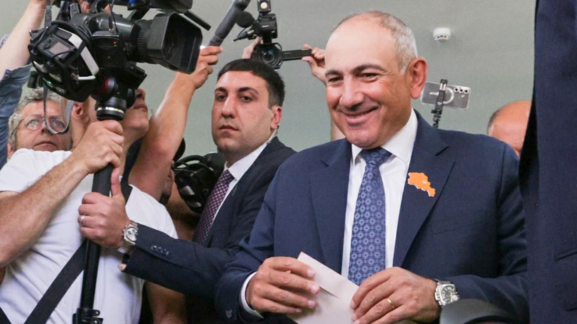 Партия Пашиняна набрала 49,74% голосов: ЦИК Армении огласил итоги парламентских выборов смотреть онлайн