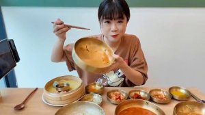 Мукбанг в кафе Еда на камеру🍣 большой сет