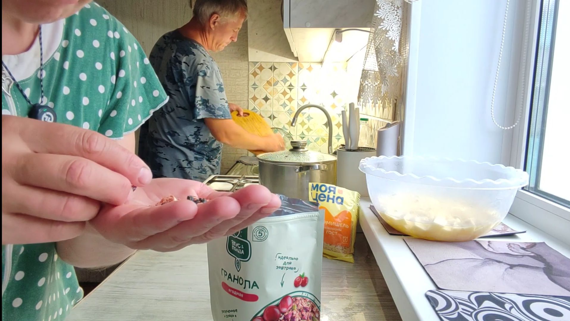 ДАЖЕ К ПЛОХОМУ ЧЕЛОВЕК ПРИВЫКАЕТ. смотреть онлайн