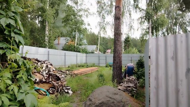 Видео привет 14 мая. Посадила на улицу помидоры. Мама обработала щавель лук
.