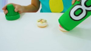 Алиса и Крис исследуют таинственную секретную комнату