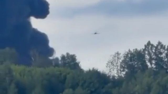 В Ярославской области в результате атаки беспилотников загорелось хранилище с топливом.