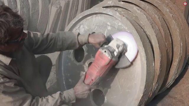 Отливка и обработка больших чугунных маховиков.