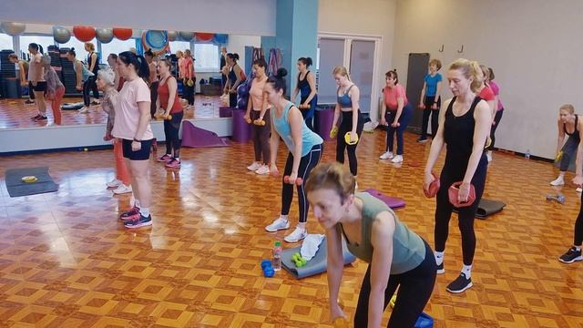 ФУНКЦИОНАЛЬНЫЙ ТРЕНИНГ / FUNCTIONAL TRAINING / ГРУППОВАЯ ТРЕНИРОВКА смотреть онлайн