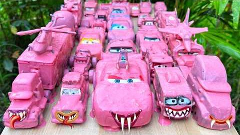 Машинки застряли в грязи 😱 Большая мойка начинается! 🚗🌿 Мультики про машинки