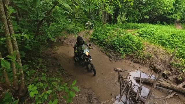 утопили два эндуро в лесу на тропе монаха смотреть онлайн