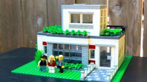LEGO Modern Party House MOC — коллаборация с DJFashionKill