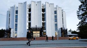 Сквер у театра драмы
