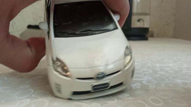 обзор на модель  Toyota Prius Zvw30 1/32 Uni Fortune