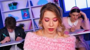 Строим Удивительный Кукольный Домик Дорогой vs Дешевый Челлендж # Война Пранков часть 9
