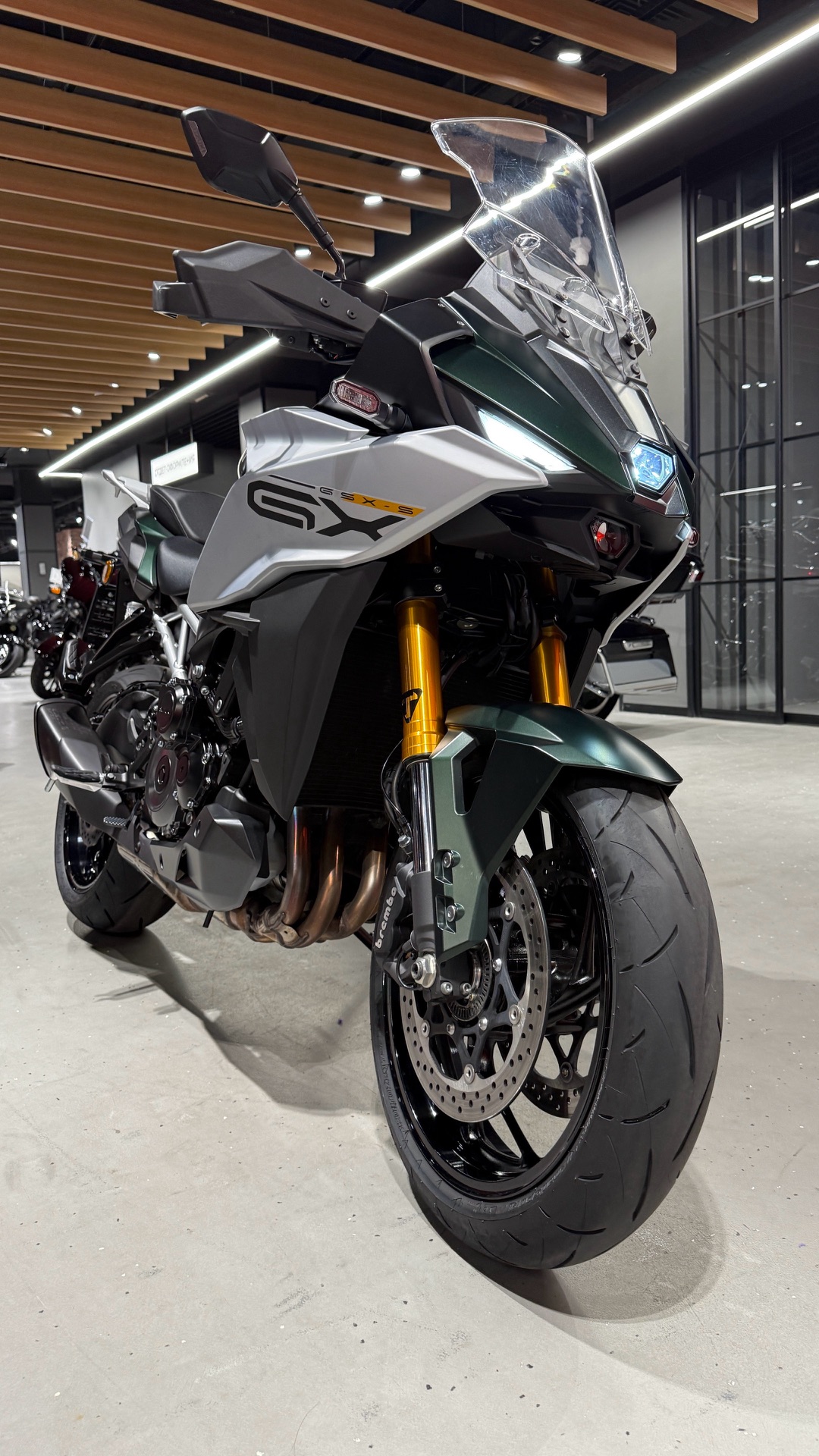 Suzuki GSX-S1000GX  (2024) VIN: EK1AA-104046