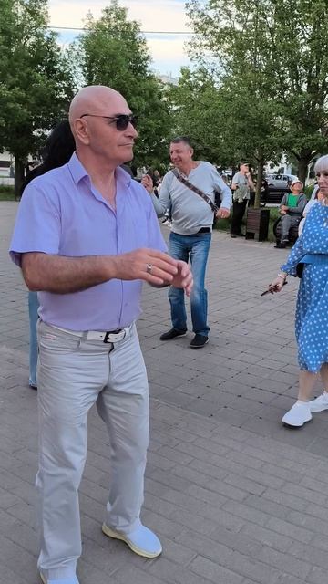 Белые 💐розы.... 14.06.26.