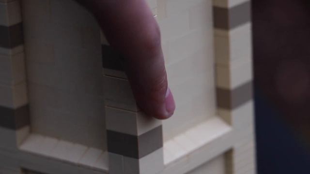 Часовая башня LEGO из Fortnite Tilted Towers смотреть онлайн