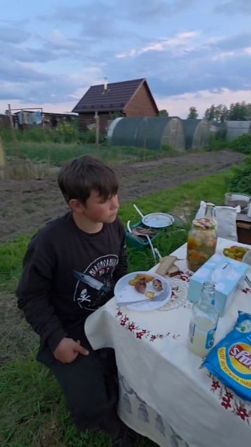 На ужине у Лехи и Машки