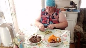 Салат из печени сделала - вкусный 👌.
