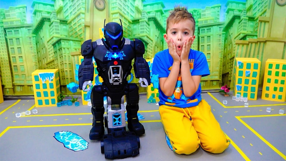 Влад и Никита играют с игрушкой Bat Tech BatBot и спасают город смотреть онлайн