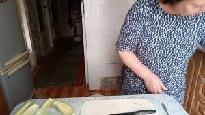 Жарила час двадцать 🤓 лился пот с очков 😋 съели за минуту гору кабачков ✅
