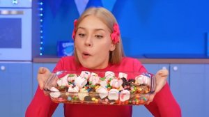 Кулинарный Челлендж# Я против Бабушки с Котиком # Смешные Челленджи от Candy DO