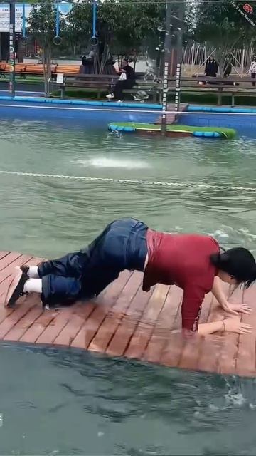 Аква парк в Китае. Мокрая беговая дорожка. Wetlook