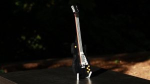 Изготовленная на заказ гитара LEGO Les Paul MOC