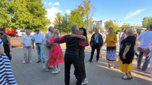 Дарите женщинам цветы.... 14.06.26.