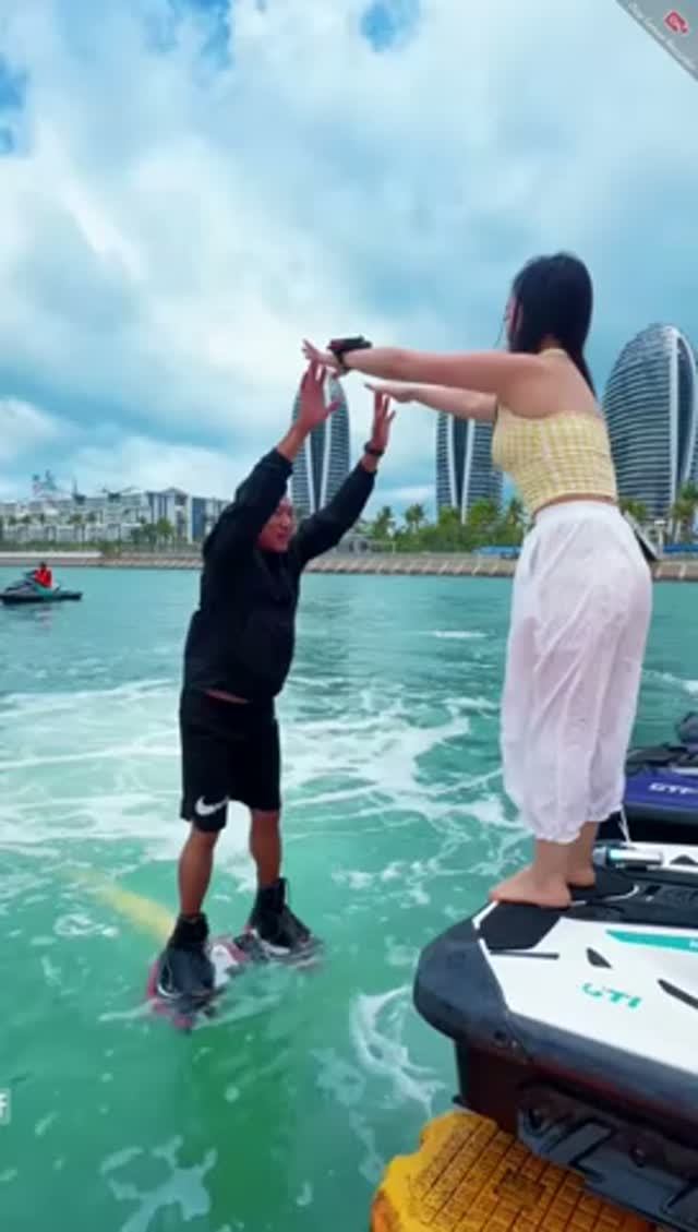 Flyboard. Искупал красавицу. Wetlook