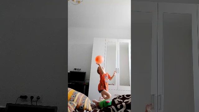 Играю и танцую
