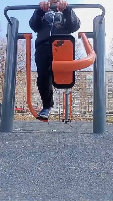 6433311099574
