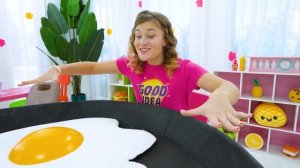 Алиса помогает своим подругам в салоне красоты!
