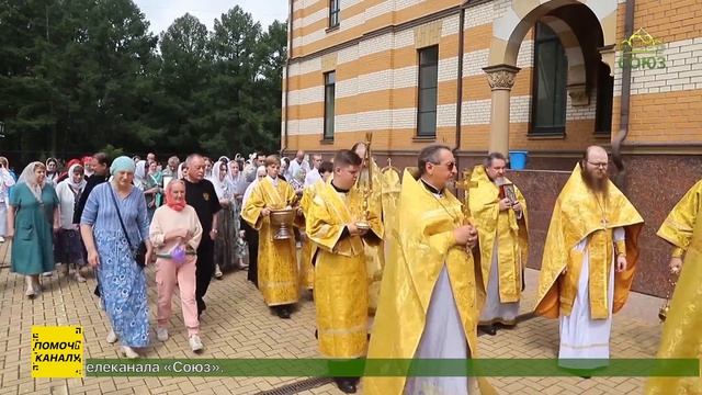Божественная литургия в храме праведного Иоанна Кронштадтского в Рязани