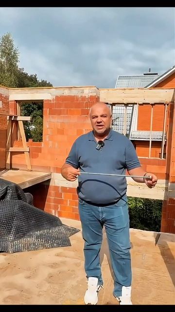 Кладка стен и монолитный пояс: армирование, шпильки, мауэрлат 🧱🔩