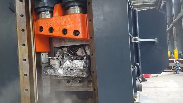 Утилизация кузова автомобиля на пресс-ножницах SHBS-600 SIMVIC