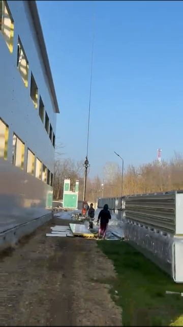 Новая система монтажа: сэндвич-панели устанавливаем с помощью присоски