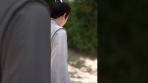 На глазах у всех она увела незнакомого мужчину, не зная, что это наследный принц.