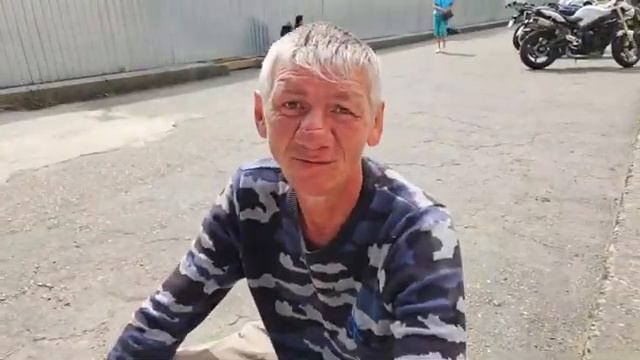 Бездомный Амир меня шантажирует