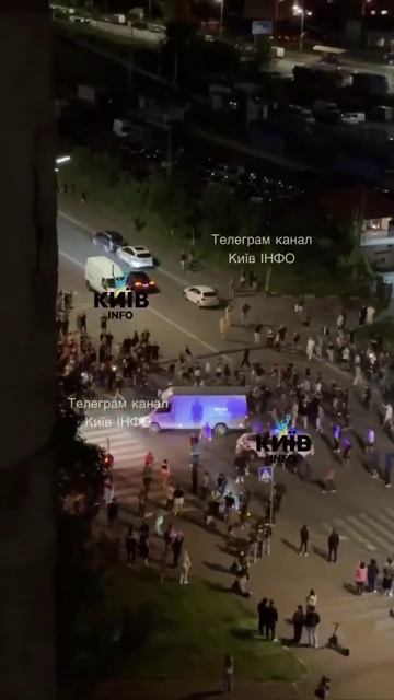 В Киеве произошли столкновения местных жителей с ТЦК (2)