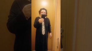 Чистила телефон. Носила галстук. Совсем забыла про него