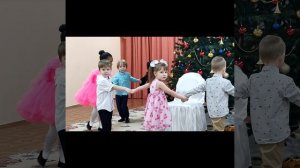 Детский садик. Новогодний утренник.